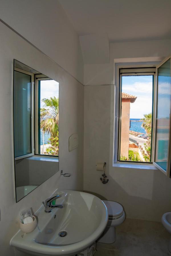 B&B Del Porto Bosa Marina Bagian luar foto